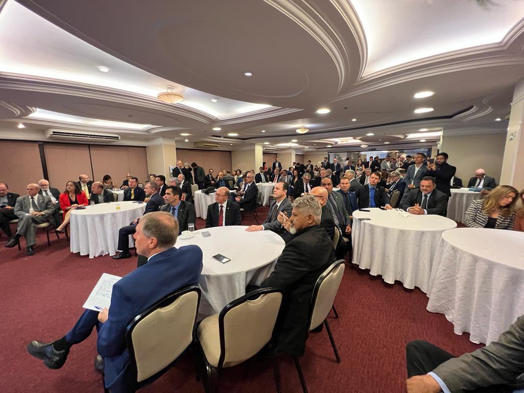Andifes's tweet photo. A Andifes recebeu dezenas de parlamentares da Câmara e do Senado em um café da manhã suprapartidário e com representações de todos os estados para apresentar a agenda legislativa e as pautas prioritárias das universidades federais. #Andifes #UniversidadesFederais https://t.co/DxUDfyKbLk