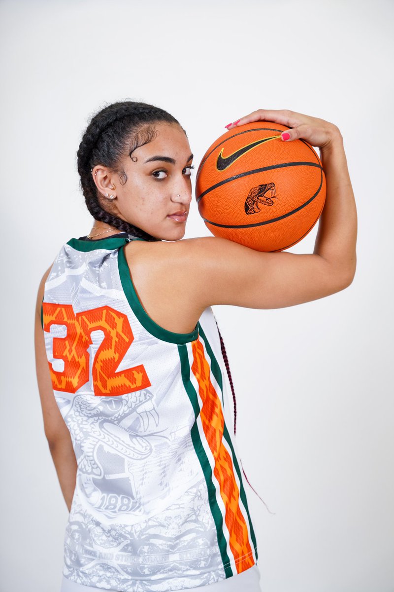 NashaniGilbert's tweet photo. Committed💚🧡 https://t.co/phhWSUy80i