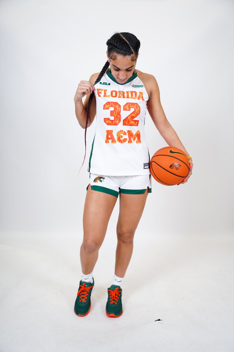 NashaniGilbert's tweet photo. Committed💚🧡 https://t.co/phhWSUy80i