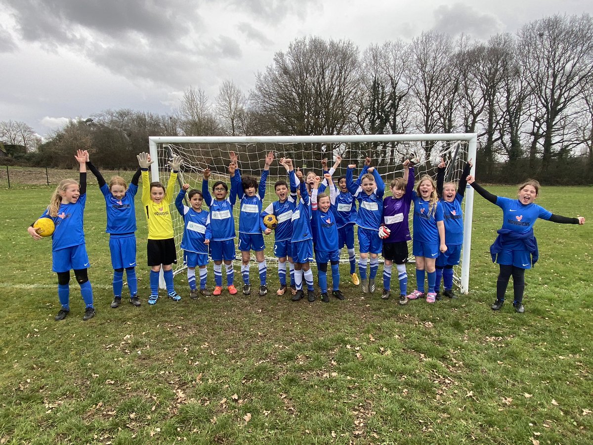 Our close friends from Little Heath made the short trip across Potters Bar for some football fun this afternoon. Both teams showed wonderful passing football which led to some cracking goals. Well done teams!! @WroxhamSchool @Aubreymiro