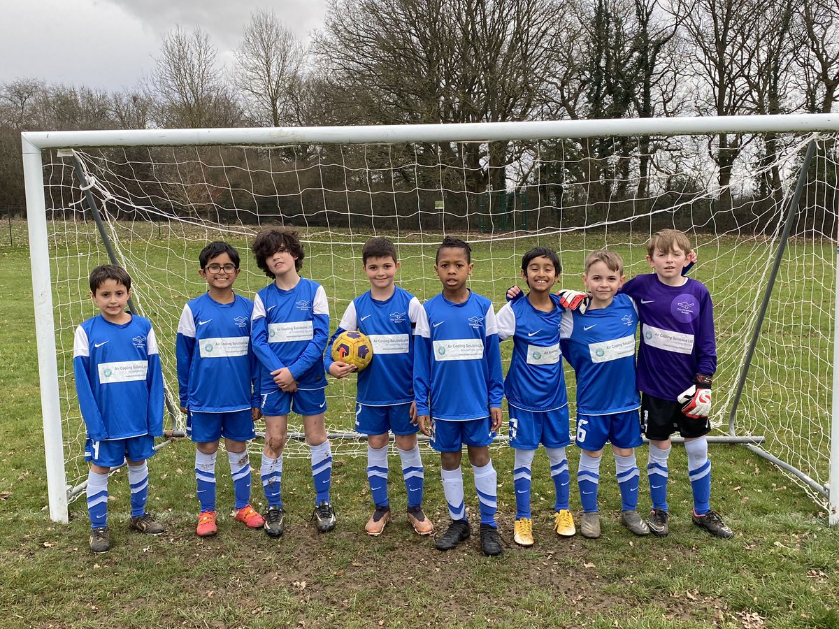 WroxhamSport's tweet photo. Our close friends from Little Heath made the short trip across Potters Bar for some football fun this afternoon. Both teams showed wonderful passing football which led to some cracking goals. Well done teams!! @WroxhamSchool @Aubreymiro https://t.co/vhQ61q6swc