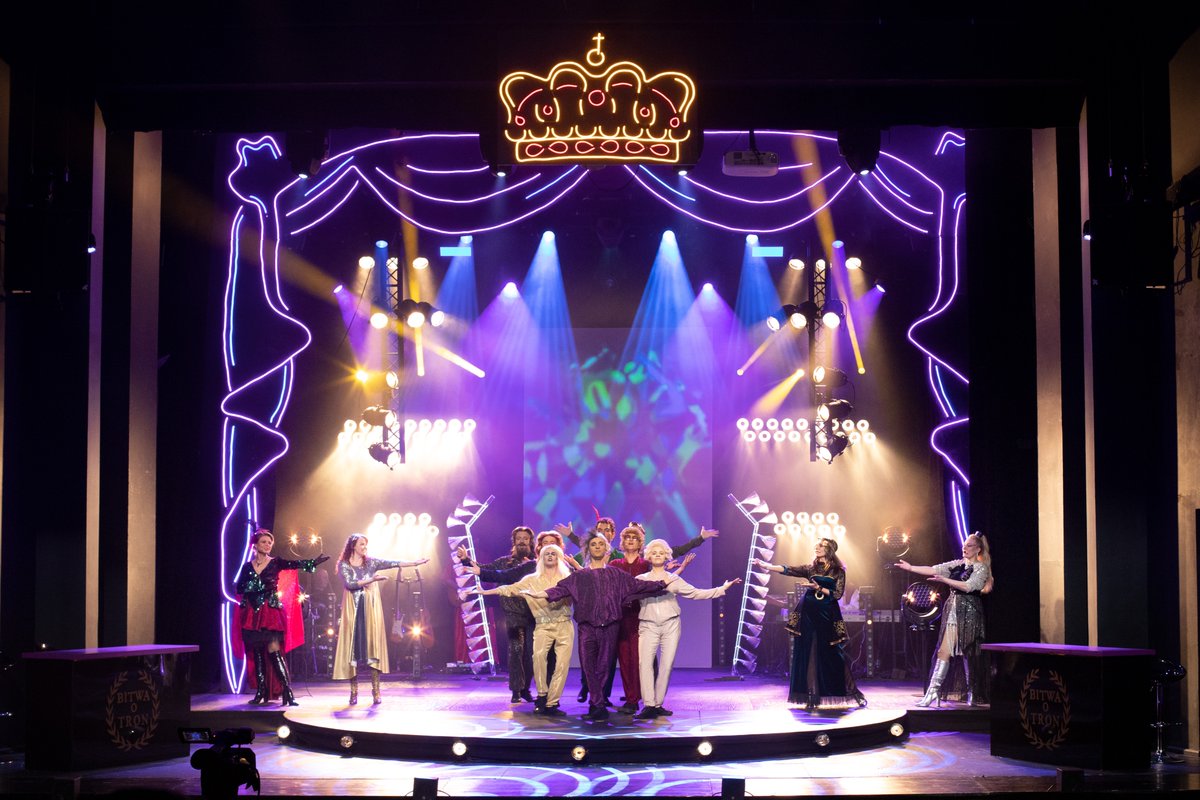 jakesmartdesign's tweet photo. Theatre world! Hi. I'm Jake, a set and costume designer, based in London and sooo ready to get my hands on a new show! Any takers? Always looking to meet new collaborators over a coffee, pint or zoom. https://t.co/tIH2KgsGL8