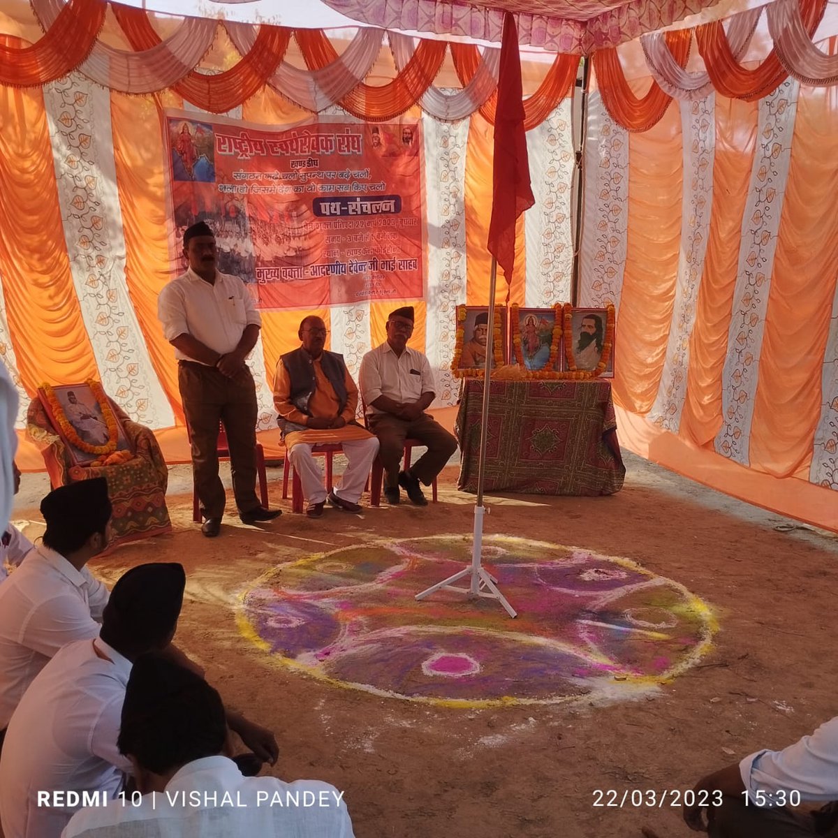 RSSorg_Bhadohi's tweet photo. #राष्ट्रीय_स्वयंसेवक_संघ, डीघ,  #पथ_संचलन ��ी कुछ सुंदर झलकियां । @RSSorg_Bhadohi @Pravin2067 @krishnanshmukes @Suryaka07306728 @RSS_lucky https://t.co/KNttheisYH