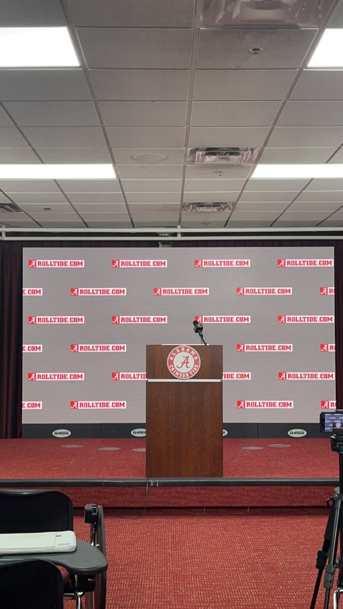 samdhuver's tweet photo. Waiting for some @AlabamaFTBL players to address the media following the start of spring practice! 

@garyharris_wvua @WVUA23Sports https://t.co/bjixKaEcbQ