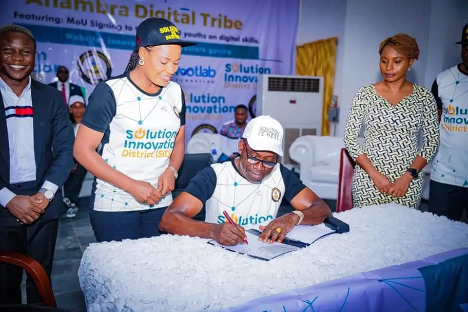 *CALL FOR APPLICATION FOR SOLUTION INNOVATION DISTRICT TRAINING FOR 20,000 ANAMBRA YOUTHS ON DIGITAL SKILLS IN PARTNERSHIP WITH MICROSOFT AND WOOTLAB FOUNDATION*

Anambra State Government presented her innovation and business incubation program,