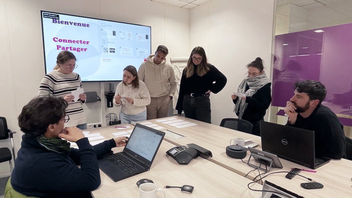 SullyGroup's tweet photo. Le #StudioUX fête ses 4 ans 🎉 

Dans une démarche d'#améliorationcontinue, les #designers se sont retrouvés pour se redéfinir au sein du studio
L'occasion de partager un moment convivial avec les #créatifs du groupe !
🔎 https://t.co/Y1eznH3vKd

#uxdesign #digitalservicescompany https://t.co/ZDOoB9igYa
