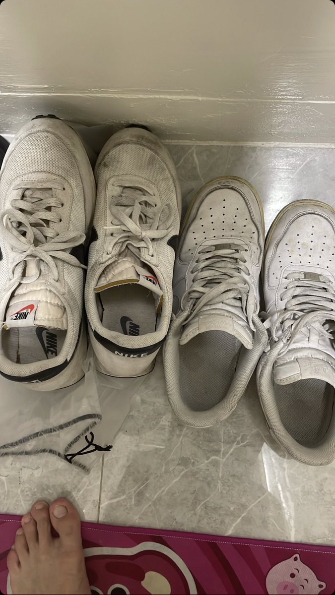 JasonABC7's tweet photo. 籃球異男帥哥出清原味鞋子

左邊 Nike US11 $2000
右邊 Nike US10 $2000

確定購買會附上實穿照片😍😍
快把異男帥哥的原味鞋帶回家收藏吧

#異男 #異男原味 #籃球異男 #體育異男 #體育生 #異男原味鞋 https://t.co/RazoxHrE5g