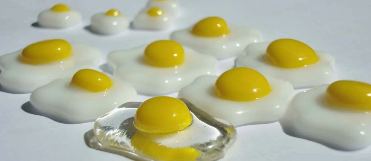 Cholesterol appears to stimulate the growth of human breast cancer cells, which may explain why phytosterol-rich foods, such as pumpkin seeds, are associated with reduced breast cancer risk. bit.ly/2JzwnSH