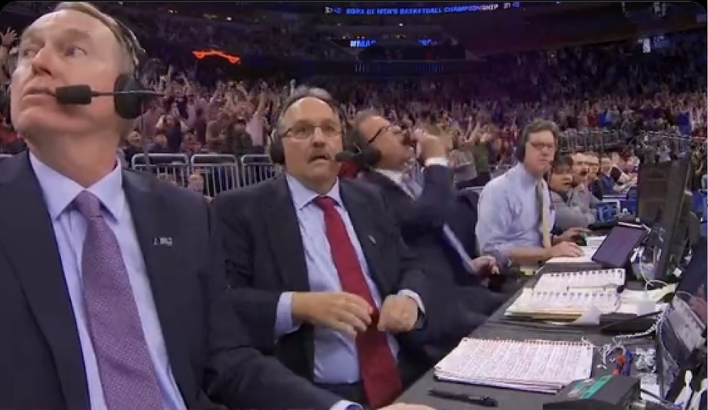 Awful Announcing on Twitter "Kevin Harlan and
