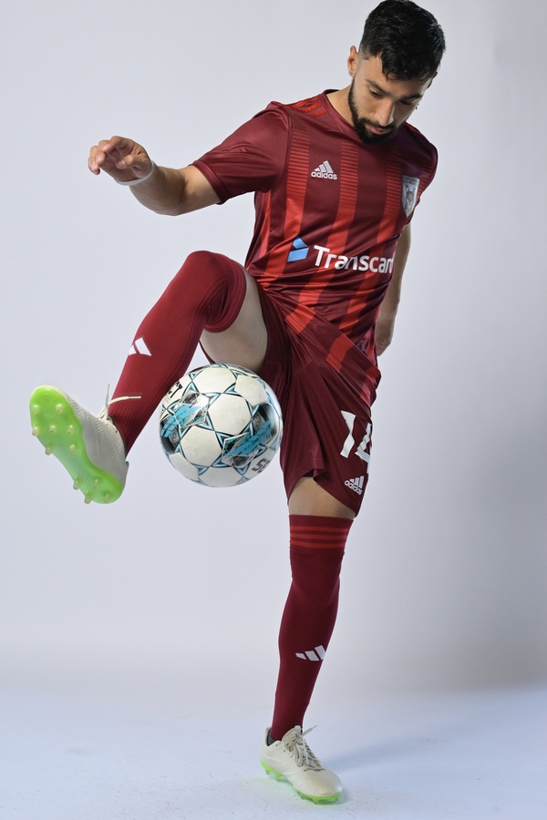 ChattRedWolves's tweet photo. Grab the new 𝟐𝟎𝟐𝟑 kit ahead of Saturday’s home opener 👕

Order here ⬇️
🔴: https://t.co/77xNX8iJbr
⚫️: https://t.co/UzT5QH2YQ9 https://t.co/shjcrPRZtY