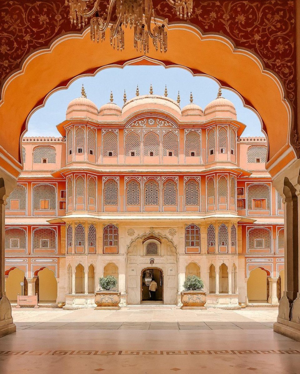 A gentle reminder from Jaipur, India to live colorfully...
📷 @puneetyadav

#citypalace #pinkcity #jaipur #rajasthan #king #royalty #explore #india #incredibleindia #travelrealindia #photography #architecture #architecturephotography #photographyprints #prints #worldnomads #trave