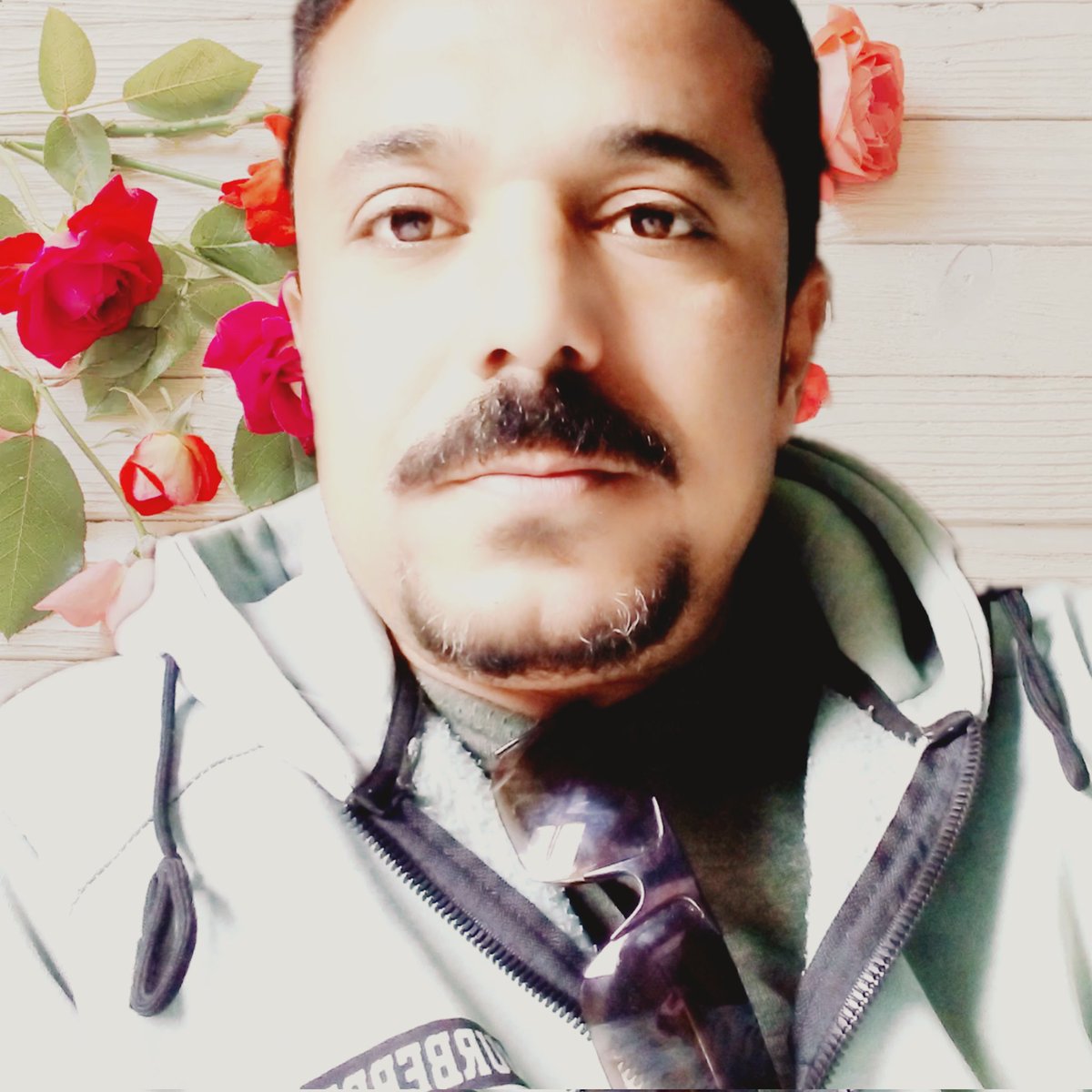 "اللهم أجعلنا من الذين تغيرت أقدارهم للأحسن، ولآ تحرمنا مآ نطمح إليه، ولآ تٌصعب علينآ أمراً، وأرزقنا حظ الدنيا ونعيم الأخرة".
#ليلة1رمضان🌙
#رمضان_كريم2023
#رمضان_يجمعنا