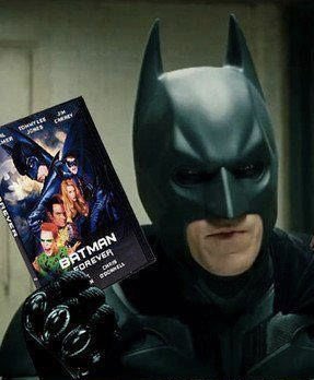 batmaniatiko's tweet photo. - Buenos días, me gustaría alquilar "Batman Forever".
- No es posible, tiene que devolverla tomorrow...

#batchiste #batman #chiste https://t.co/yfWMkpG4ch