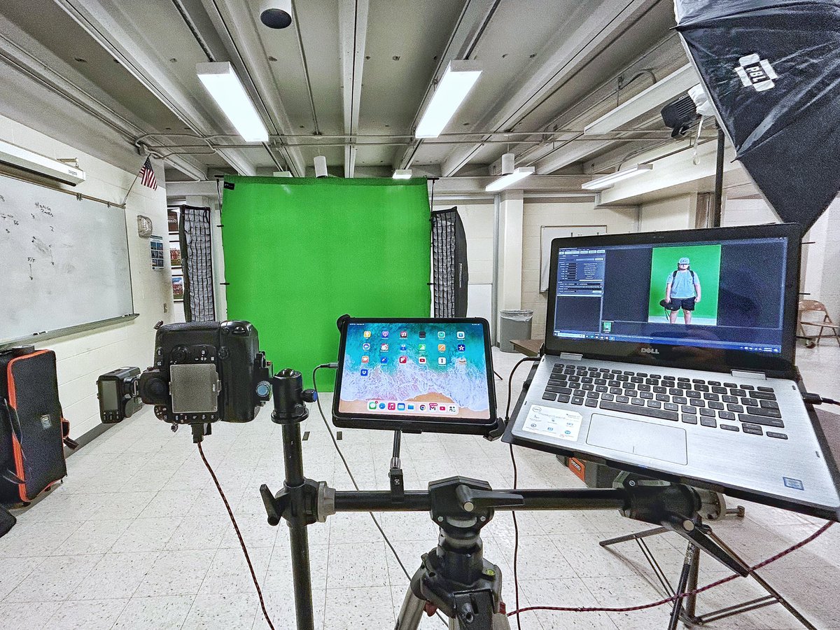 eStudioMindSet's tweet photo. Ready to go!  Is your team sport photographer using the latest in technology?  Go YellowJackets!
https://t.co/9AASKXOHCt https://t.co/kAqnmC0XlZ