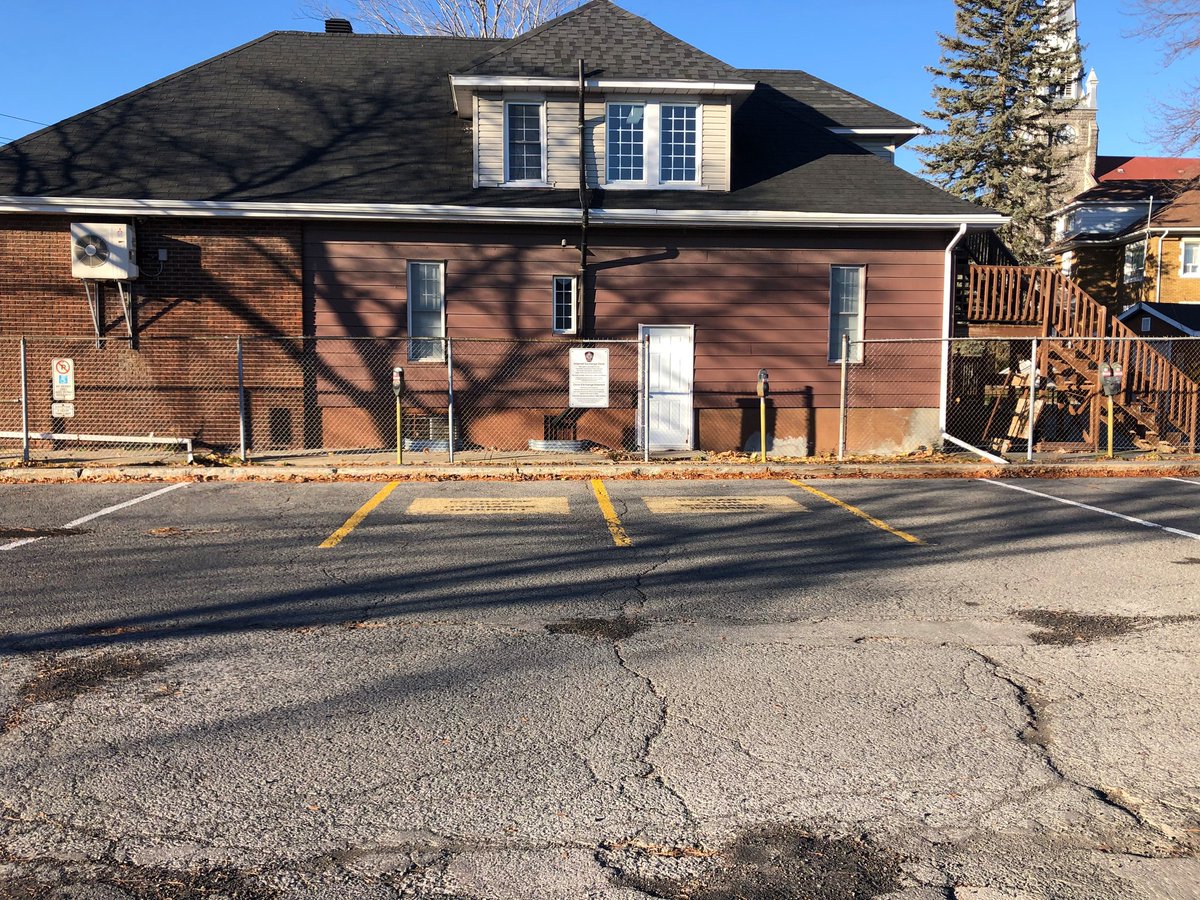 #383 - Did you know the CPS has an Internet Exchange Zone? We have 2 designated parking spots for internet exchanges at 330 Mtl Rd, to allow members of our community peace of mind when meeting with a stranger. The area has video surveillance, captured 24/7.

#FraudPreventionMonth