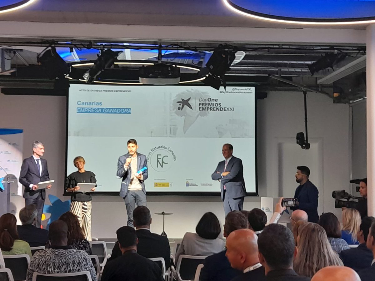 EmprendeXXI_'s tweet photo. ¡Enhorabuena #FibrasNaturalesCanarias! 🎉

Esta #startup se convierte en la ganadora del #DayOneSummitInnovation de Canarias. 

Felicidades a todas las startups por sus proyectos. 🙌🏼 https://t.co/GddLViqT4g
