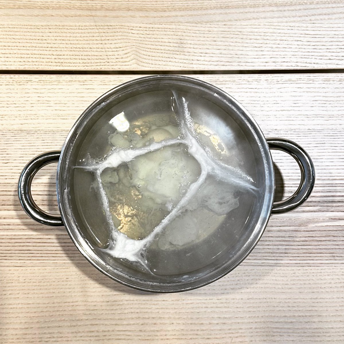 DrAdamCandy's tweet photo. Holey Voronoi! My poached egg has delineated its convection cells! #voronoi #voronoidiagram #convectioncells #deliciousmathematics #poachedeggs https://t.co/zXAIt1tqLH