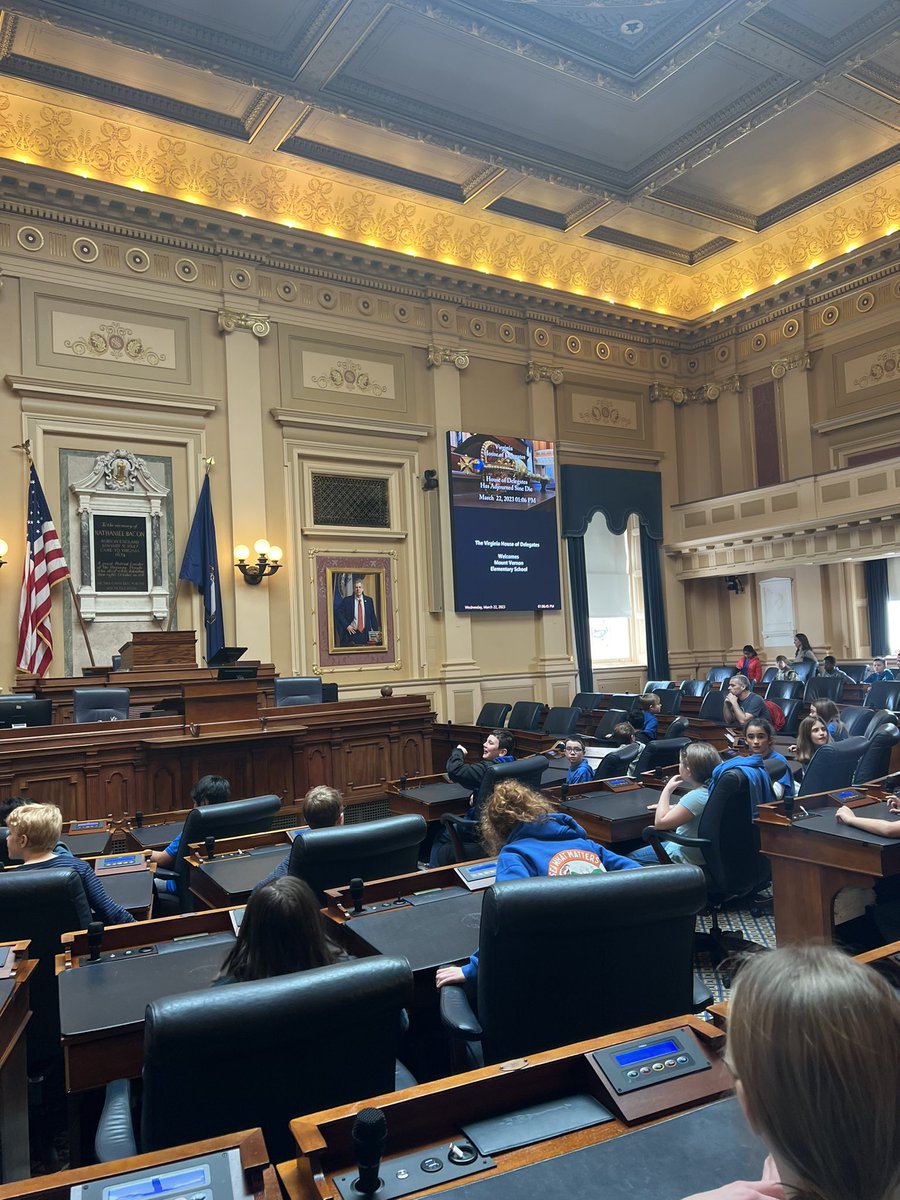 MrsSwarringim's tweet photo. Fun day in Richmond at the Civil War Museum and the VA State Capitol with our fourth graders! @kdenny_ @JillGillikinAP https://t.co/M7xESyusMV