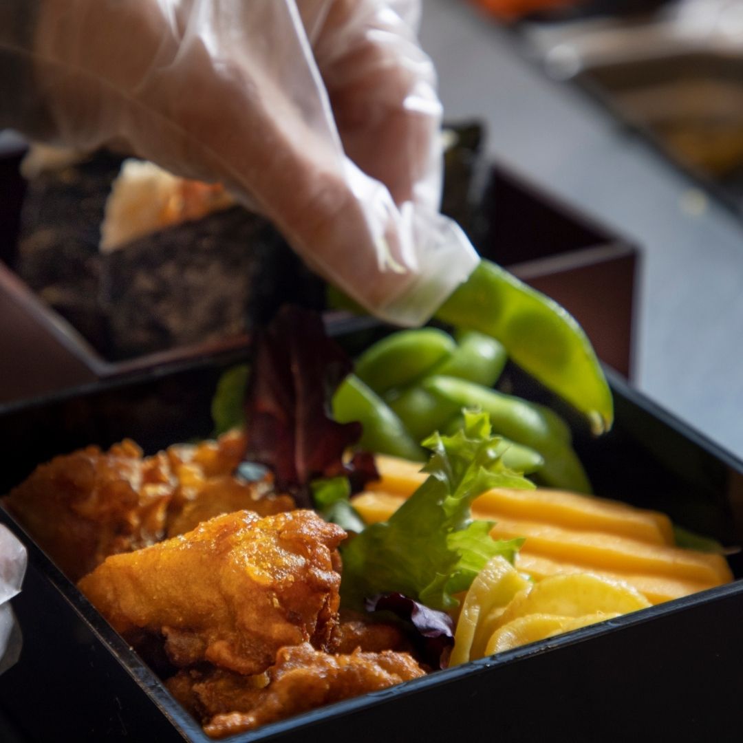 Onigilly's tweet photo. Mastering the Art of Japanese Cuisine: Crafting Flavorful Dishes with Traditional Techniques! 💚 🧡 

Order for delivery here: https://t.co/xTP5BLH0WQ

#Onigilly #Japanese #Sanfraneats #Sanfranfoodies #Riceballs #Asiancuisine #Healthy #Onigiri #OnlineOrder #OrderOnline https://t.co/n0yvz44Iia