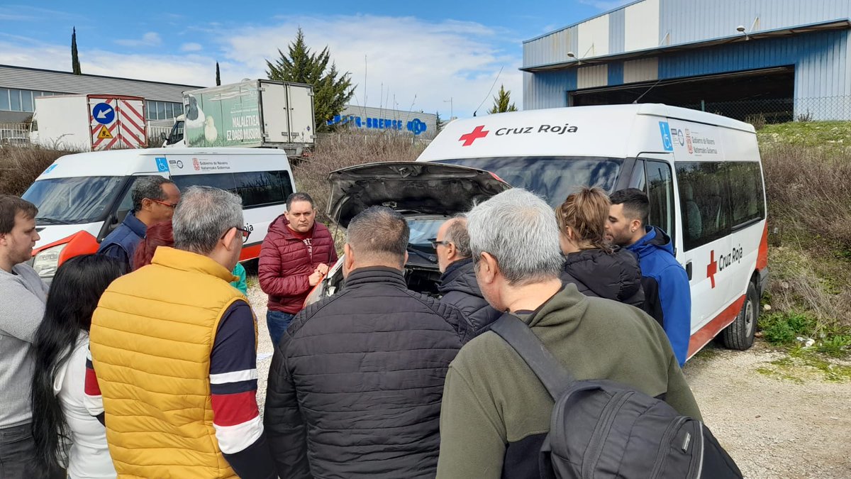 CruzRojaNavarra's tweet photo. #APANA, Asociación Provincial de Autoescuelas de Navarra ha colaborado con el #PlanEmpleoCruzRoja con una sesión sobre ‘Conducción eficiente y mantenimiento de vehículo’ al curso "Conducción de transporte adaptado" del proyecto ‘Itinerarios que suman’.
#RetoSocialEmpresarial https://t.co/E1BgV4EF4y