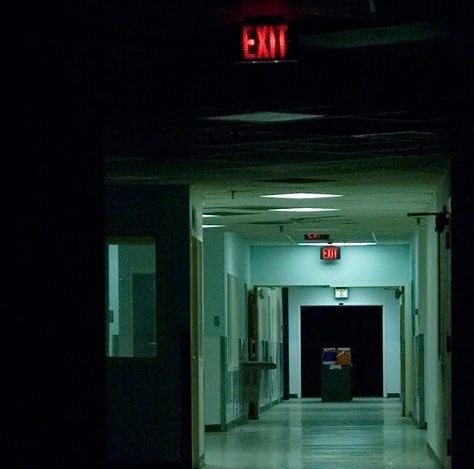 apoca_lipta's tweet photo. Au : rule  of horror #อาวนุงเน 

Warning ⚠️ 🔞 : Ooc , violence , blood , ตื่นเต้น , horror , ทริกเกอร์ , thriller , 18+ 

เรื่องย่อ : เนเทยัมได้รู้จักอพาร์ทเม้นท์เก่าๆราคาย่อมเยาเหมาะกับนักศึกษาที่ทำพาร์ทไทม์ ทุกอย่างเป็นไปได้ด้วยดีจนกระทั่งสายตาเหลือบไปเห็นกระดาษเก่าๆใบหนึ่ง https://t.co/qhAIxeIXia