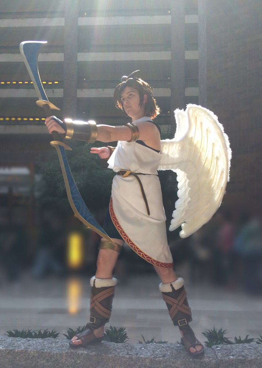 _Daeyumi_'s tweet photo. Happy 11th anniversary to Kid Icarus Uprising!!!! One of my favorite games of all time!! I don’t have any Uprising fanart sadly so here’s some old pics of my Pit cosplay ⛅️💫✨

#KidIcarusUprising #新パル11周年 https://t.co/vUukH9V8MT