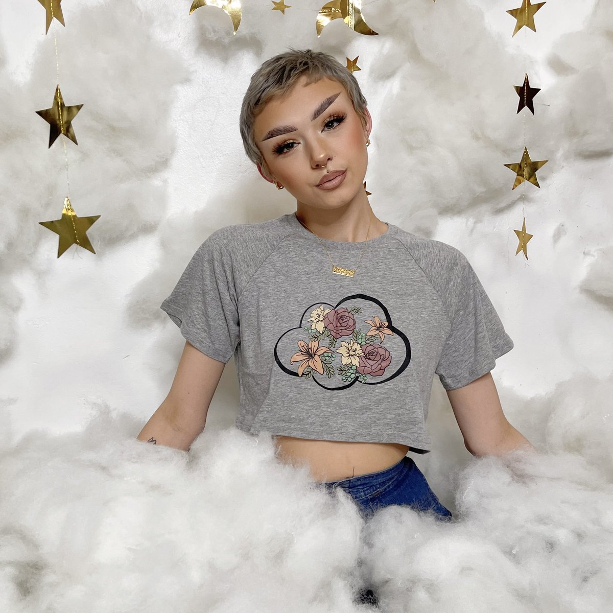 artbyjacstudio's tweet photo. Flora Skies Mini Crop - available in Grey and White

Was 30, available today for 22

Sizes S-2XL available in both colors https://t.co/ro118PXOtT