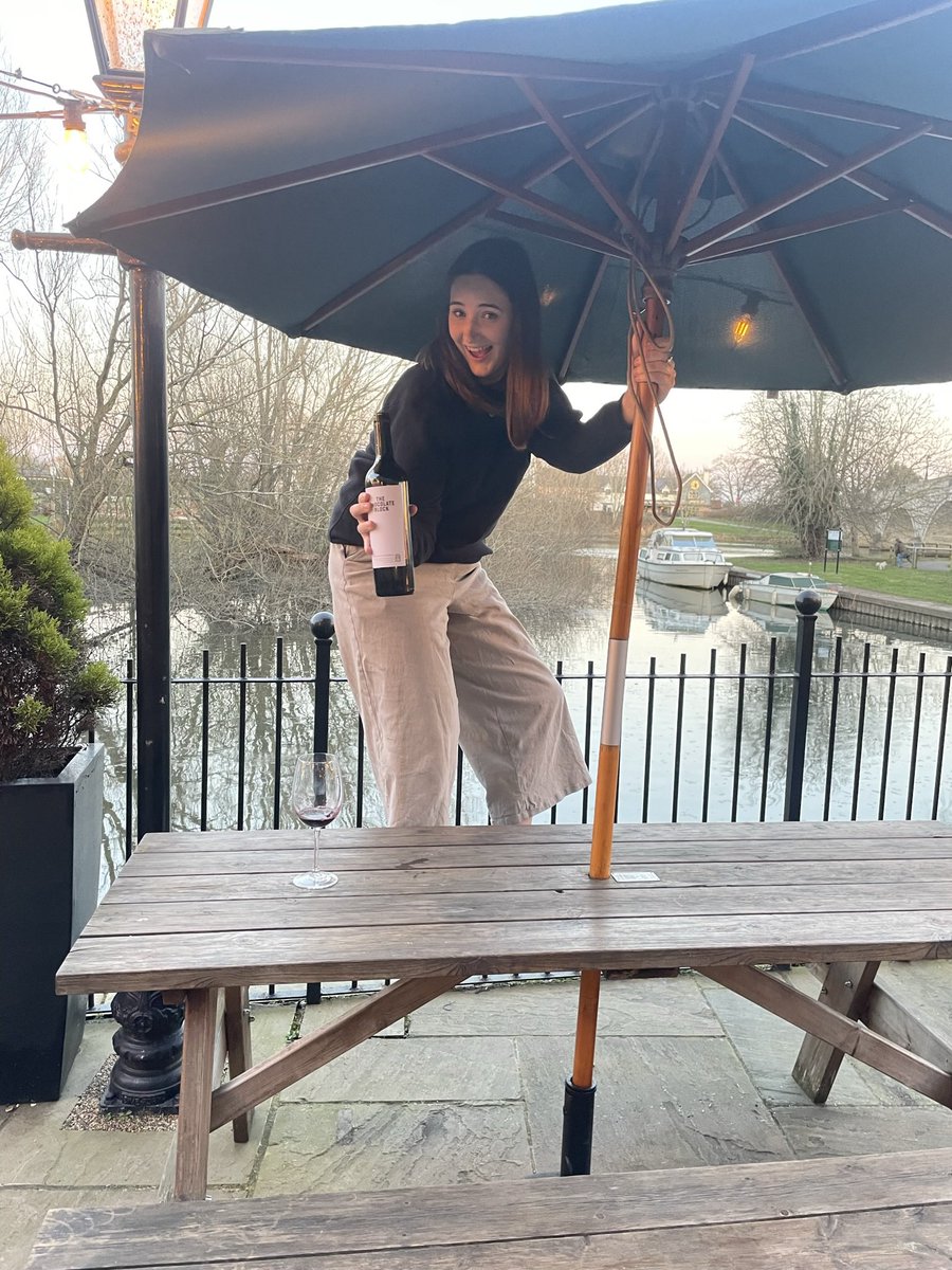Bridgechertsey's tweet photo. This one is for the wine lovers 💞😍🍷

@youngspubs @thechocolateblock @berkmann_wine @youngspubspeople 

#youngspub #winelovers #chocolateblock https://t.co/bhcIFzO9vF