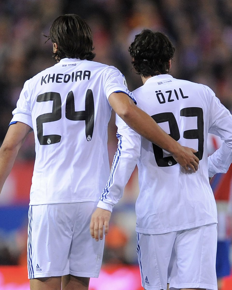 Unforgettable memories! 🏆🥇Congratulations on your retirement. Proud that I had the chance to be part of your journey.👏 

Enjoy the time with your family! <a href="/M10/">Mesut Özil</a>