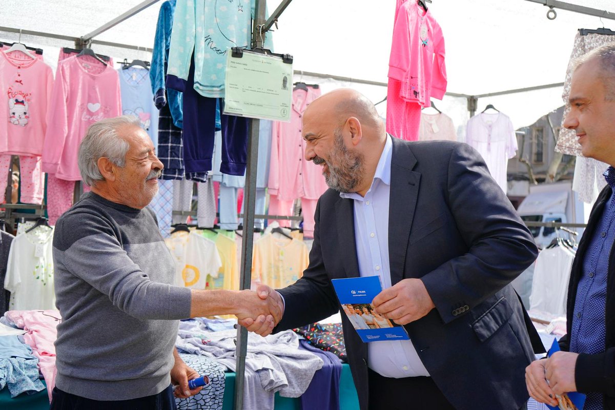 PP Palma (@popularespalma) on Twitter photo Los Mercados Municipales son ejes de cohesión social. Por eso, a partir de mayo, nuestro candidato, <a href="/JaimeMartinez/">Jaime Martínez Llabrés</a>:
🔹️Incentivará su actividad
🔹️Garantizará el fácil acceso
🔹️No peatonalizará Pere Garau ni Santa Catalina
🔹️Más seguridad y limpieza
#EstrategiaPalma2035 Los Mercados Municipales son ejes de cohesión social. Por eso, a partir de mayo, nuestro candidato, <a href="/JaimeMartinez/">Jaime Martínez Llabrés</a>:
🔹️Incentivará su actividad
🔹️Garantizará el fácil acceso
🔹️No peatonalizará Pere Garau ni Santa Catalina
🔹️Más seguridad y limpieza
#EstrategiaPalma2035