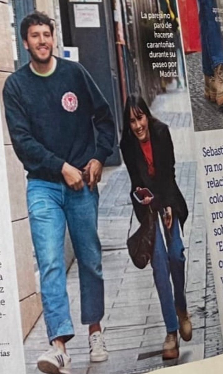 LauraSalz16's tweet photo. #EnArgentinaNoSeConsigue 🎬📽
Alguna vez nos enteraremos por qué en Argentina las campañas de venta de parejas shows no se usan como en Europa?
Esto ya lo vimos con T y el español PP.
Todas las fotos pagadas eran así.
#Sebitas y #Aiti mediáticos a días de #LaVoz y #Alfa 💫 https://t.co/vQT0qRq9xO