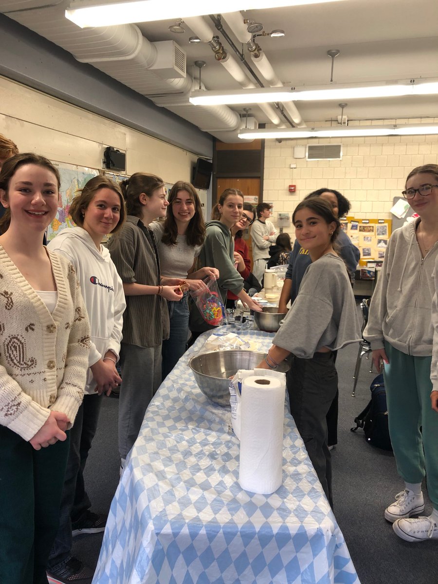 FrauHiggins's tweet photo. Preparing the salt dough for our German honor society Festival presentation on April 3rd in the Zellner gallery @wilton_warriors https://t.co/8XkIwLp5eQ