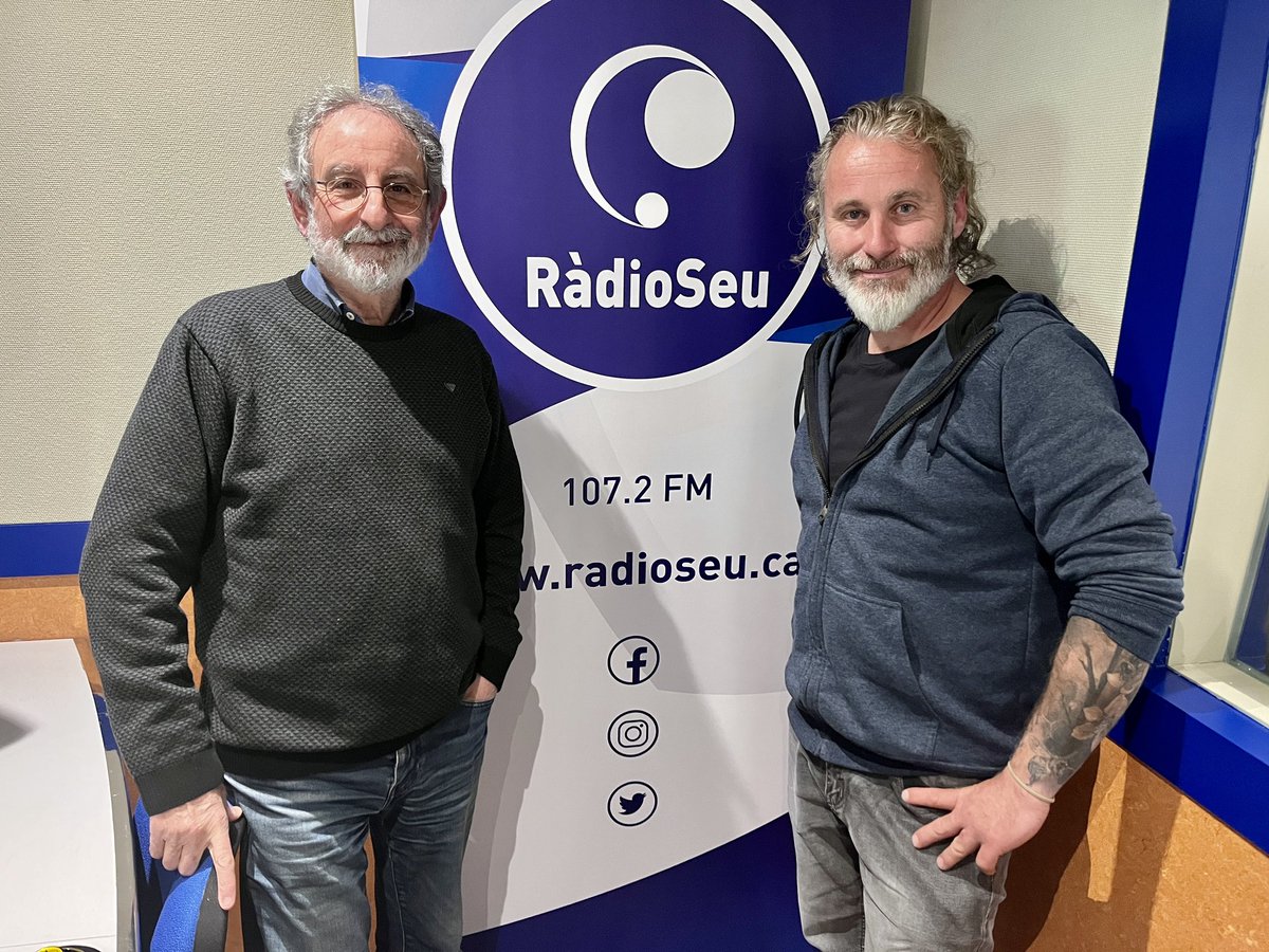 RadioSeu's tweet photo. A LA CARTA | Al programa #Menges, Fede Antona conversa amb Jordi Obiols, apicultor de la Mel dels Cirerers Blancs. #laSeu #AltUrgell #Pirineu
▶️Enllaç al podcast: https://t.co/ysbdZsYtKw https://t.co/sTXFbmW4PY