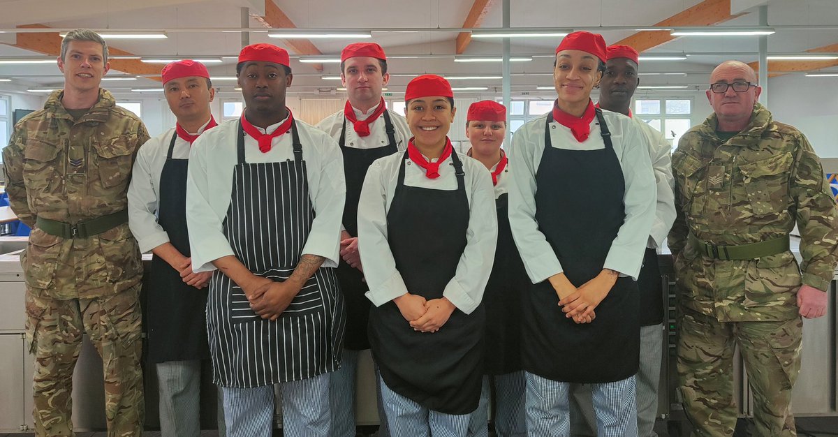 An army marches on its stomach! Chefs from @FirstFusiliers, @ArmdCavRDG @ChurchillsOwn and 15 Sig Regt kept us going on a very busy #CABRIT TEMPEST, spoiling us with their culinary skills. #OneTeamOneFight