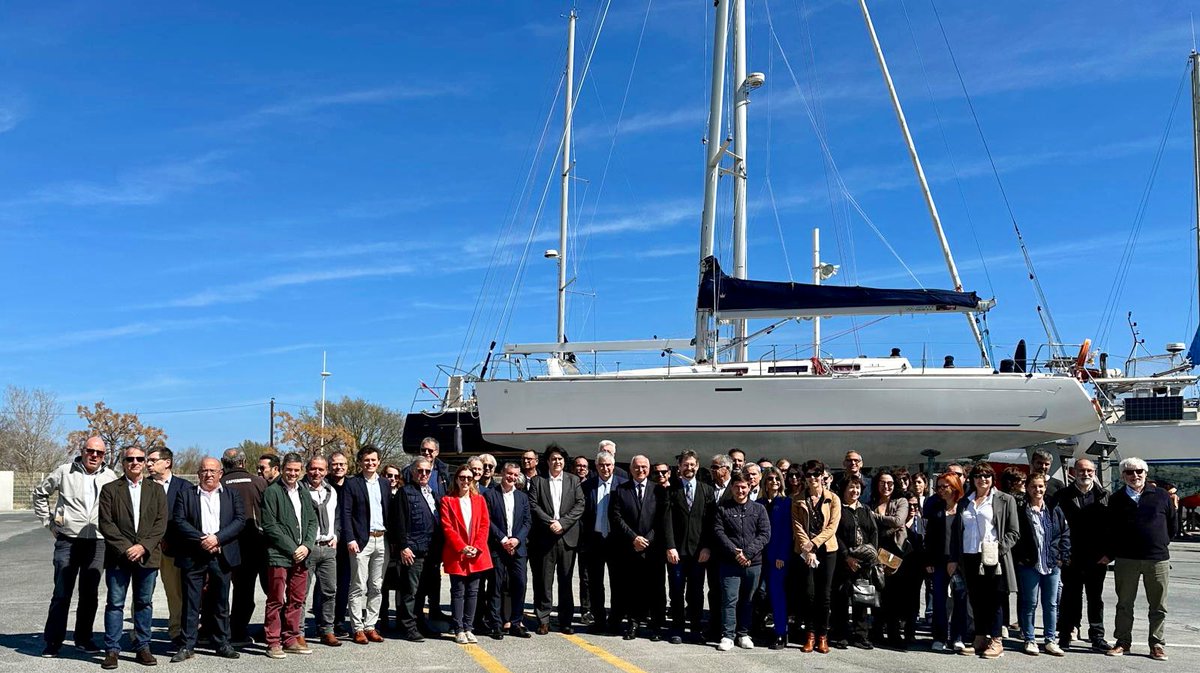 Els ports catalans i occitans reforcen l’acord signat el 2021 🤝per potenciar els serveis conjunts: la transició energètica, la sostenibilitat, la formació i les millores per als navegants.
<a href="/PortsCatalunya/">Ports de Catalunya</a> <a href="/portsoccitanie/">Ports d'Occitanie</a> 
#PortsCostaBrava #PortsCatalans #PortsOccitanie