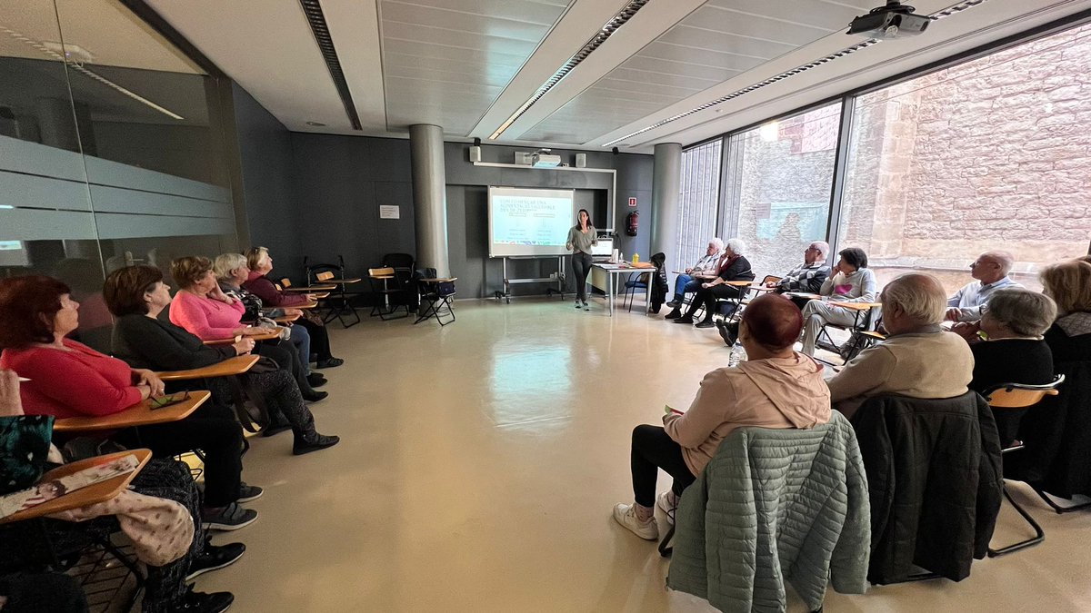 primariaicscat's tweet image. Pautes d'alimentació saludable al V Cicle de Benestar al Gòtic, a càrrec de la dietista-nutricionista del #CAPGòtic, Sònia Manzanedo

Els dimecres no festius, d'11.30 a 13 h, fins al 14 de juny, diferents activitats i xerrades 

Consulta tot el programa:
atencioprimariaicsbcn.wordpress.com/capgotic/