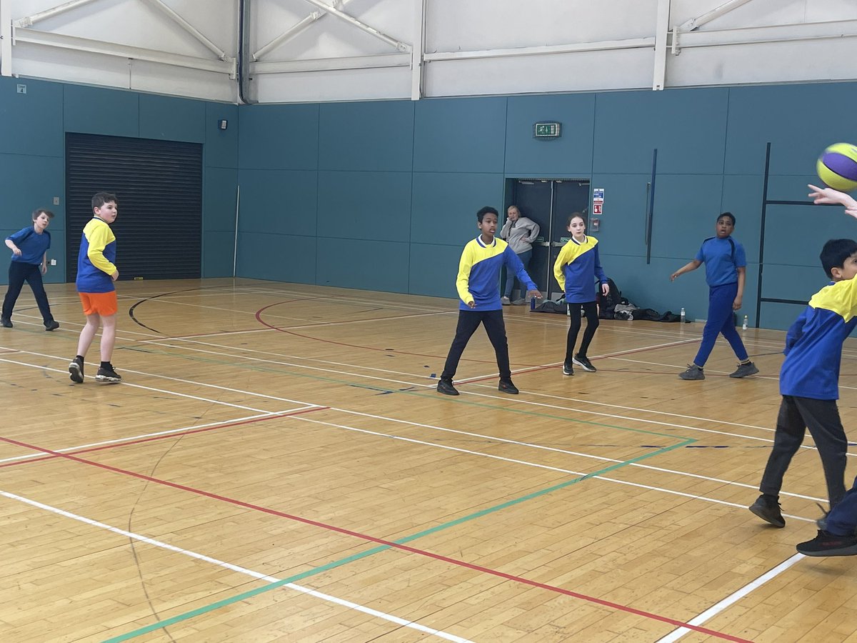 langfaulds's tweet photo. Basketball tournament for some of our P7 and P6 at Donald Dewar centre today. Great fun had by all and wow did they put their full effort in to it! Thanks Active Schools and St Ninians and St Paul’s @LangfauldsPS @activeschoolsFK https://t.co/gL7gaIMRc7