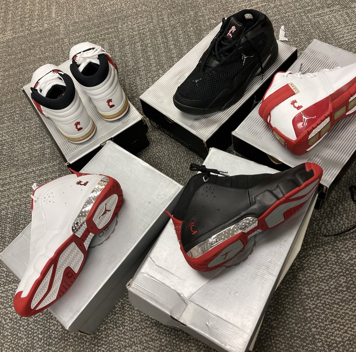 SneakerDave's tweet photo. IYKYK… https://t.co/RsPznhW4Ig