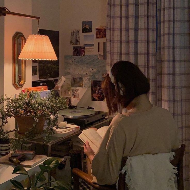 powstudy's tweet image. ⌕ #studytwt | #studytwtbr | #studyacc

- 2005, 17! 
- foco enem: 
• 🩺medicina(traumatologia)
                      or 
• 🫀enfermagem (especialização perícia criminal)

♡. skz, dorama, studio ghibli, livros, museus, músicas.