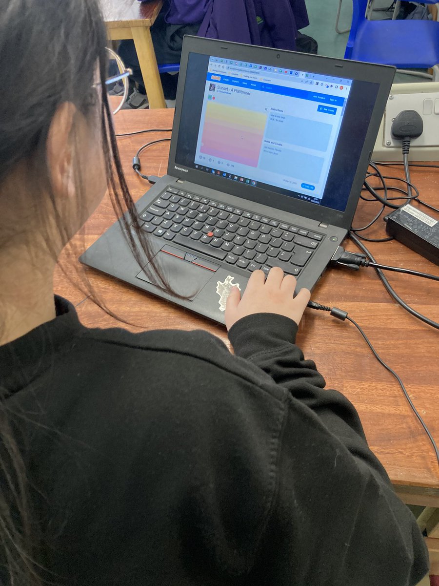 RicardsSTEAM's tweet photo. Very impressed with year 9 student Yeseo for programming her own online game #STEAM @RicardsTweets https://t.co/IM1tCXHnCc