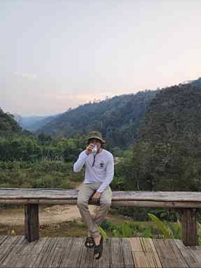 BI_ALK99's tweet photo. ภาพมันเบลอ หรือเทอไม่ชัดเจน https://t.co/MmiFn3eV0P