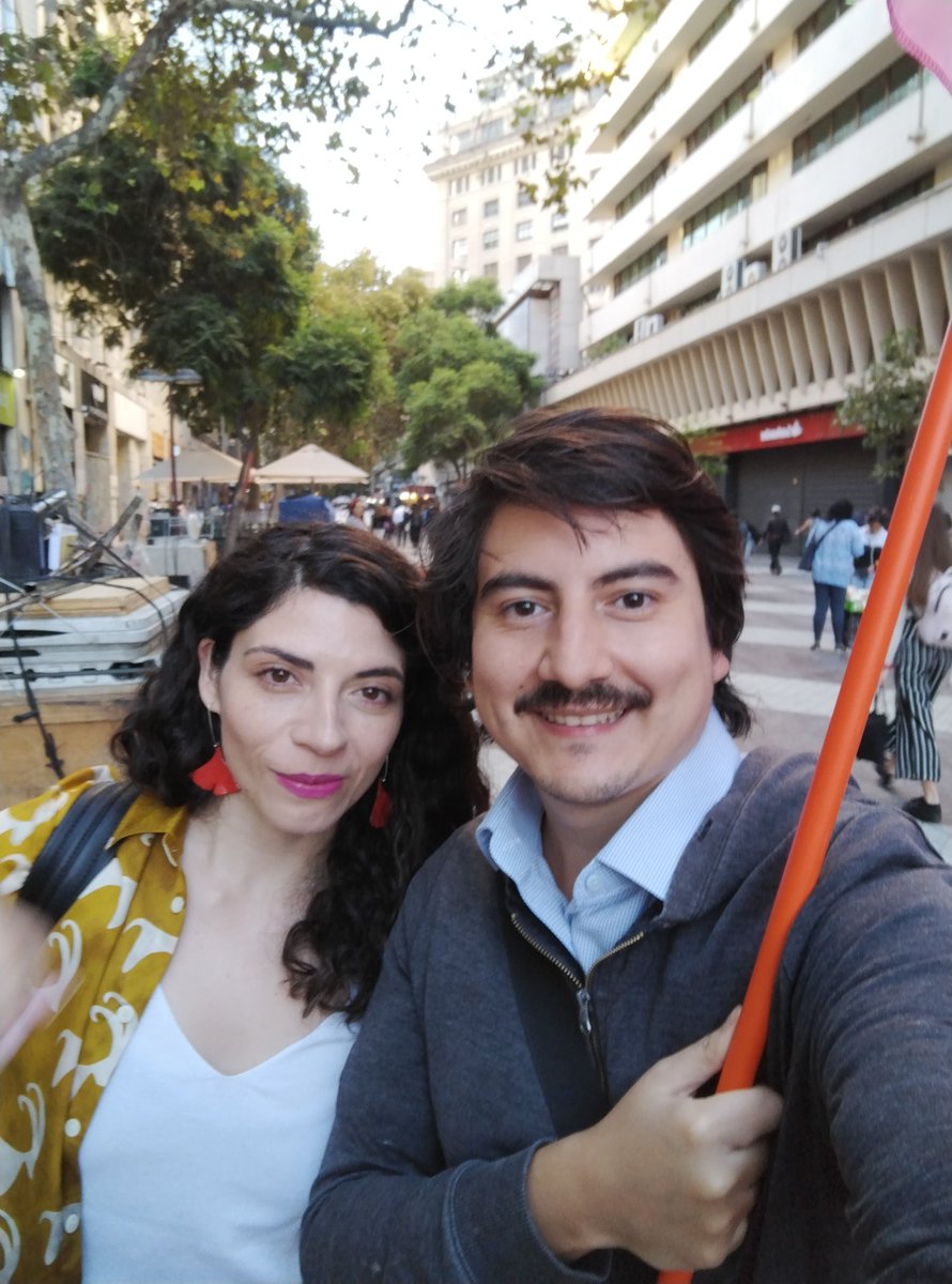 Javier_DuharteS's tweet photo. Desde tempranito hoy informando y volanteando junto a @CamilaMirandaRM en Paseo Ahumada. 
Por una Nueva Constitución que sirva para Chile y sus necesidades! 
Este 7 de Mayo, Camila Miranda al Consejo Constitucional 😊✌🏼
@ComunesCL
#UnidadParaChile #Comunes #Chile #FelizMiercoles https://t.co/y60sZUKH11