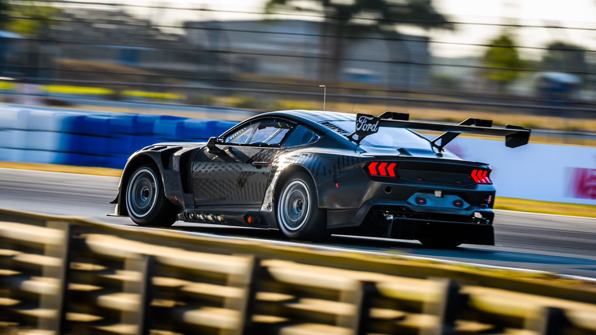 FordRacing's tweet photo. Who doesn't love a thoroughbred? 

The Dark Horse-based #FordMustang GT3 is turning its first test laps this week at one of the toughest testing grounds around, galloping towards a global racing effort starting in 2024 🐎🏁 https://t.co/pQIAgb45Rt