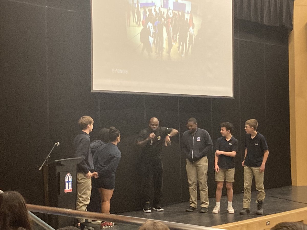 SAB_English's tweet photo. What an blessed morning it is having @orlandobowen @BessetteBulldog today. He truly is a “messenger of hope”. Our students have taken away so much from you, Orlando. 🙏 https://t.co/gYb9vutVY1