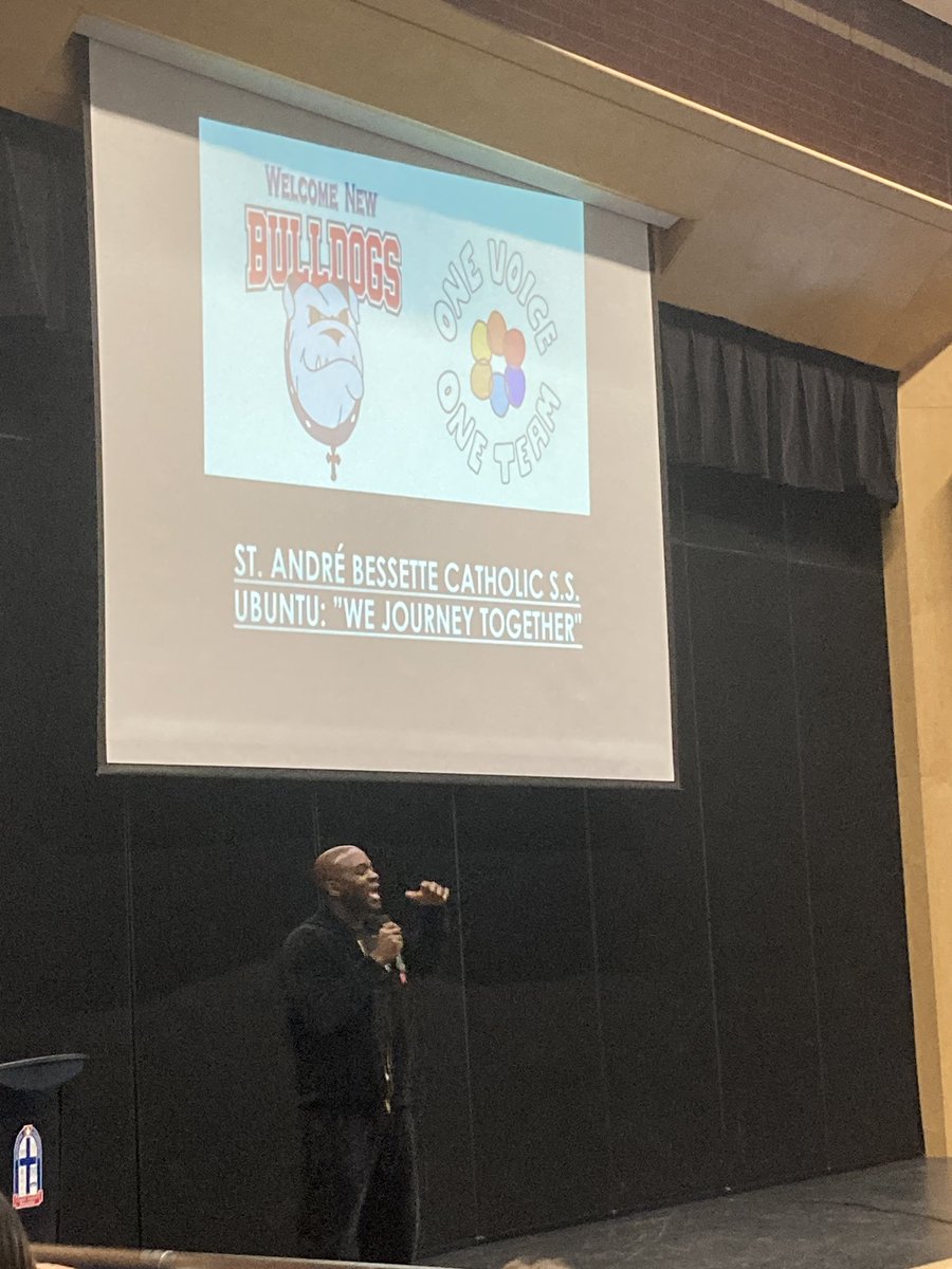 SAB_English's tweet photo. What an blessed morning it is having @orlandobowen @BessetteBulldog today. He truly is a “messenger of hope”. Our students have taken away so much from you, Orlando. 🙏 https://t.co/gYb9vutVY1
