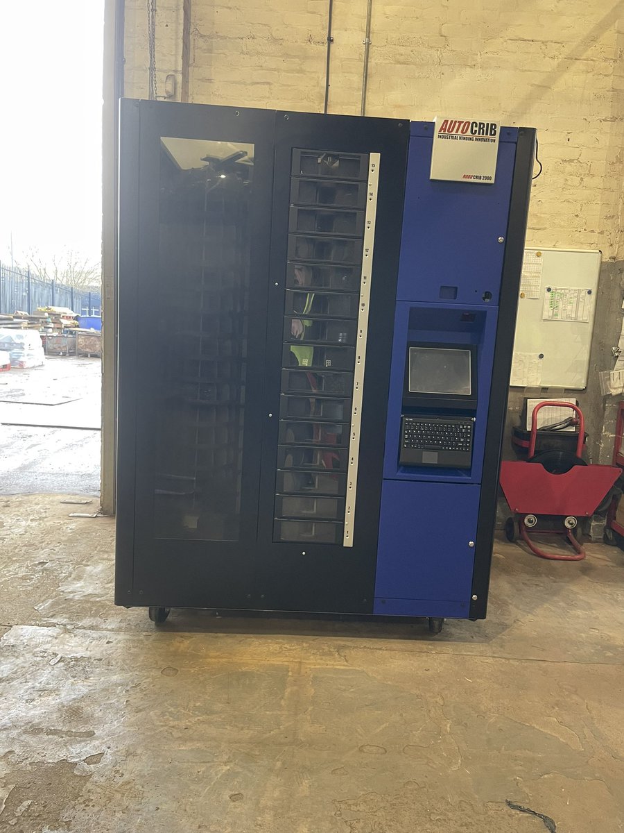 RMPProducts's tweet photo. We are over the moon to emerge ourselves into #industrial #vending with our brand new #investment of a ROBOCRIB LX2000.

A new way for us to be able to control #stock and #inventory!

#ROBOCRIB #industrualvending #LX2000 #steel  #viper #XPR300 #HPR400 https://t.co/2YQaIzYYCJ