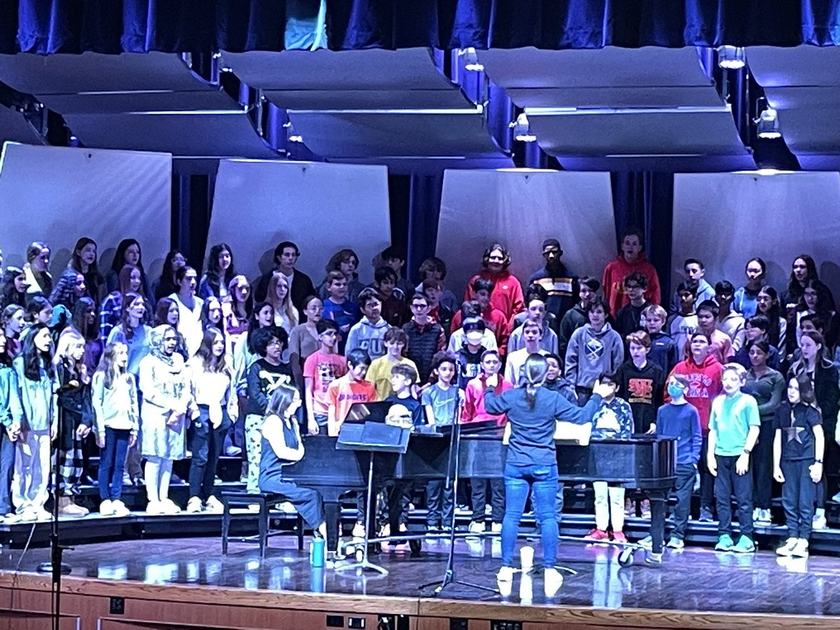 WCSD_Arts's tweet photo. Dress rehearsal is under way at Wast for tonight’s Transit/East Choral Concert! Join us for the full performance at 7:00PM at East HS 🎶 https://t.co/63dO6QzWsm