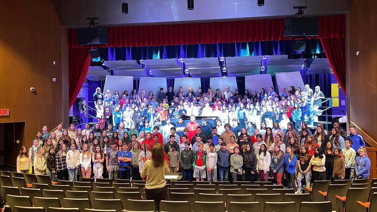 Dress rehearsal is under way at Wast for tonight’s Transit/East Choral Concert! Join us for the full performance at 7:00PM at East HS 🎶