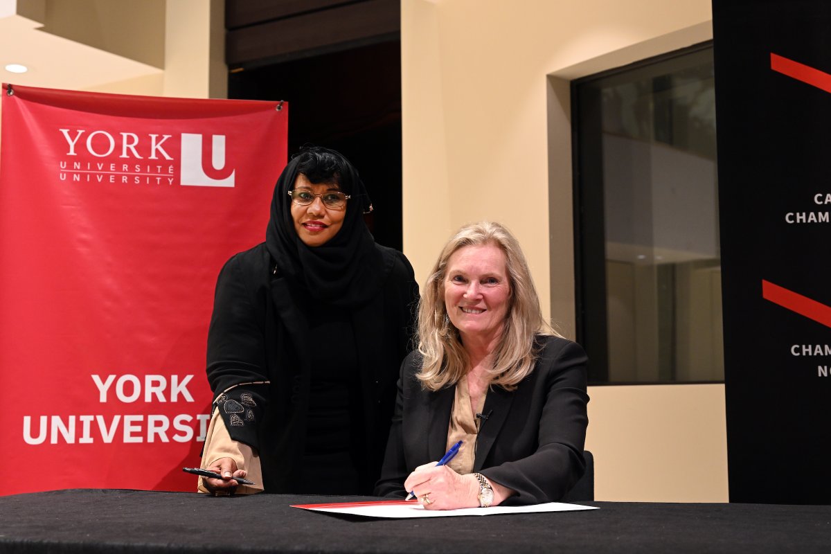 YorkUGCR's tweet photo. The latest edition of the #YUBrief is now out. In this edition, learn about the new MOU signed between #YorkU and the @CDNBlackChamber to create positive change for Black-owned businesses and social enterprises. To read the YUBrief: https://t.co/mmzG0SPelb https://t.co/RFnjVuAByD