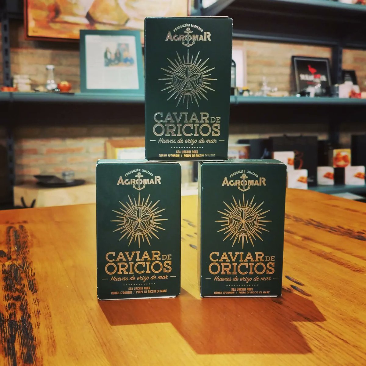 PickingMarket's tweet photo. ¡La joya de la corona de Conservas @agromar_! 👑🔝 

El #Caviar de #Oricios es artesanía, delicadeza, tradición, sabor y muchas cosas más, en pocas palabras, es un tesoro gastronómico de Producción Limitada...👌👏

#PickingMarket #Hostelería #Gourmet #Gastronomía #Sevilla #Erizos https://t.co/DwMfASPEwC